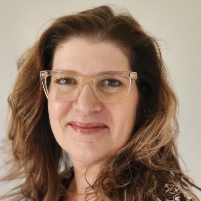 File:Linda past embick.jpeg